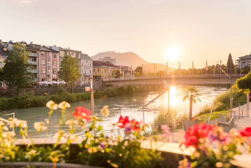 Soleil du soir sur la piste cyclable du Drau (c) Région de Villach, Michael Stabentheiner