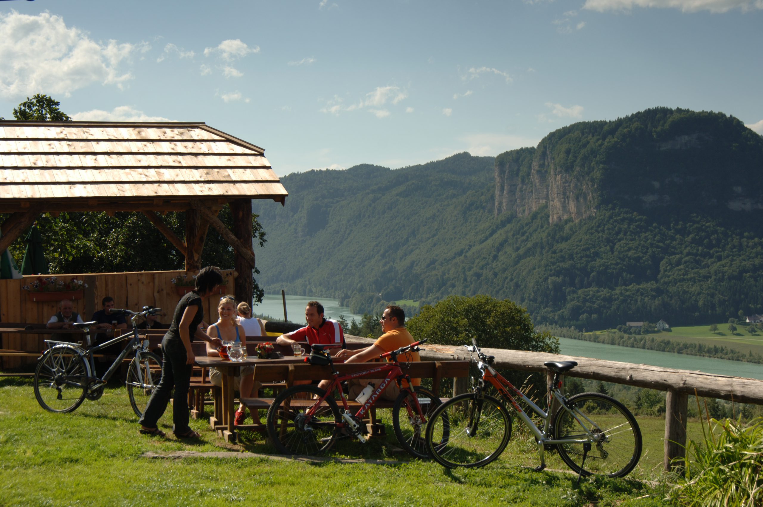 Snack on the Drau Cycle Path (c) Franz Gerdl