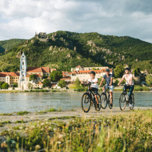 Pista ciclabile del Danubio Duernstein cLower Austria PubblicitàStefan Fuertbauer