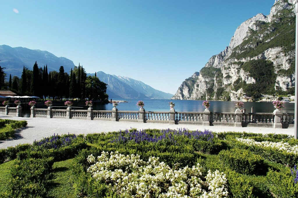 Tour à vélo le long de la piste cyclable de l'Adige jusqu'au lac de Garde