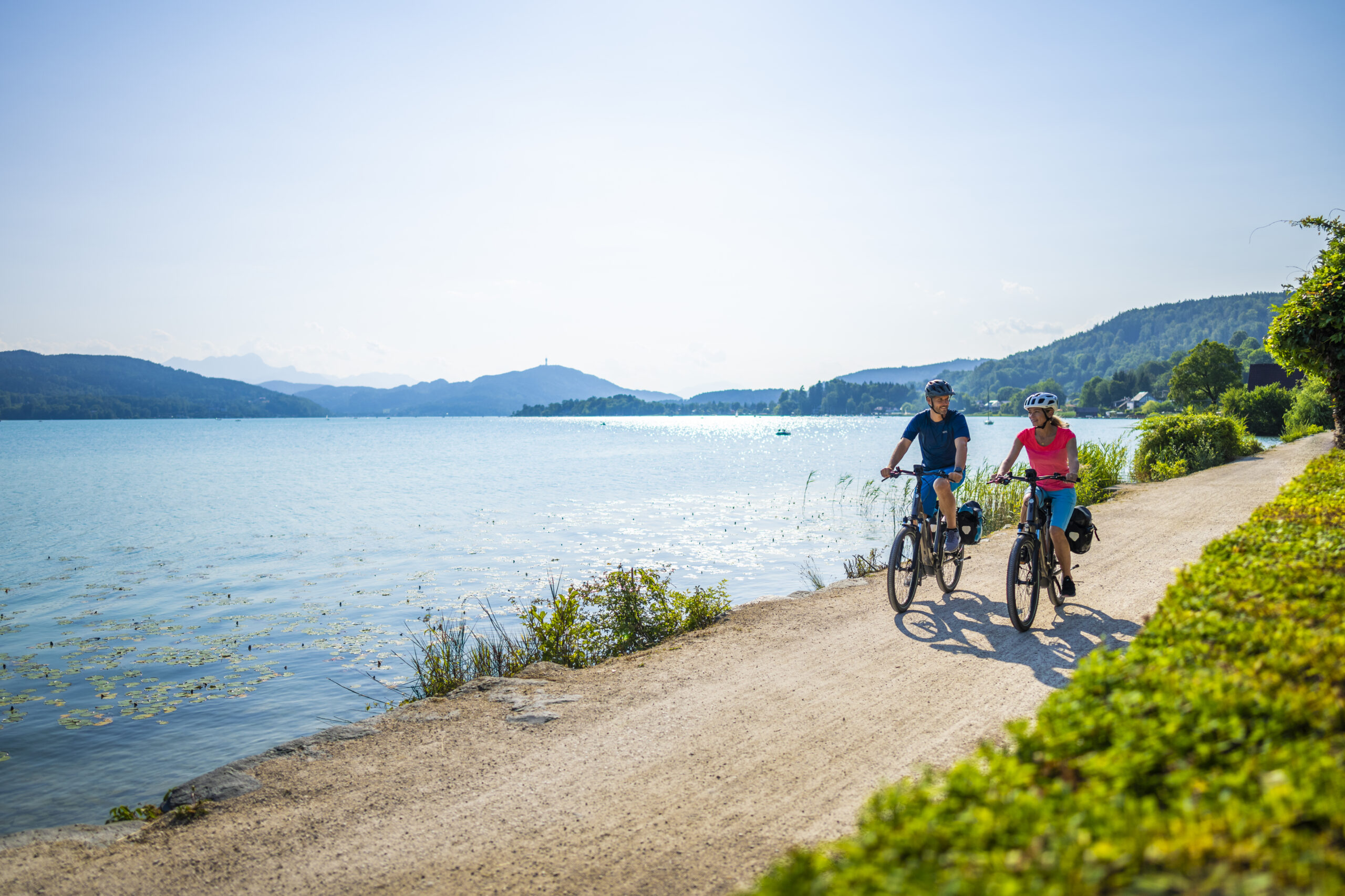 Pleasure cycling at Lake Wörthersee (c) Gert Perauer