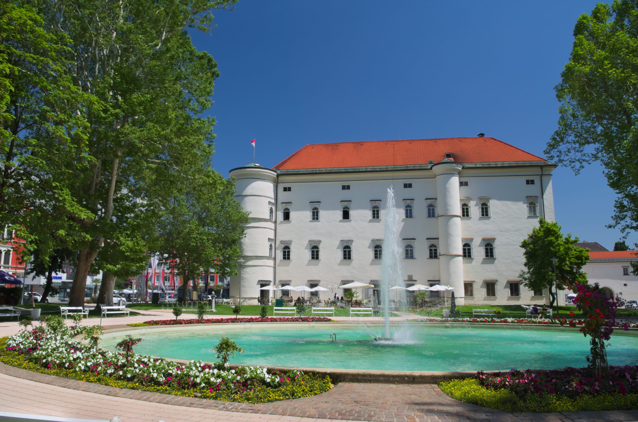 most beautiful Renaissance building in Austria - the Porcia Castle