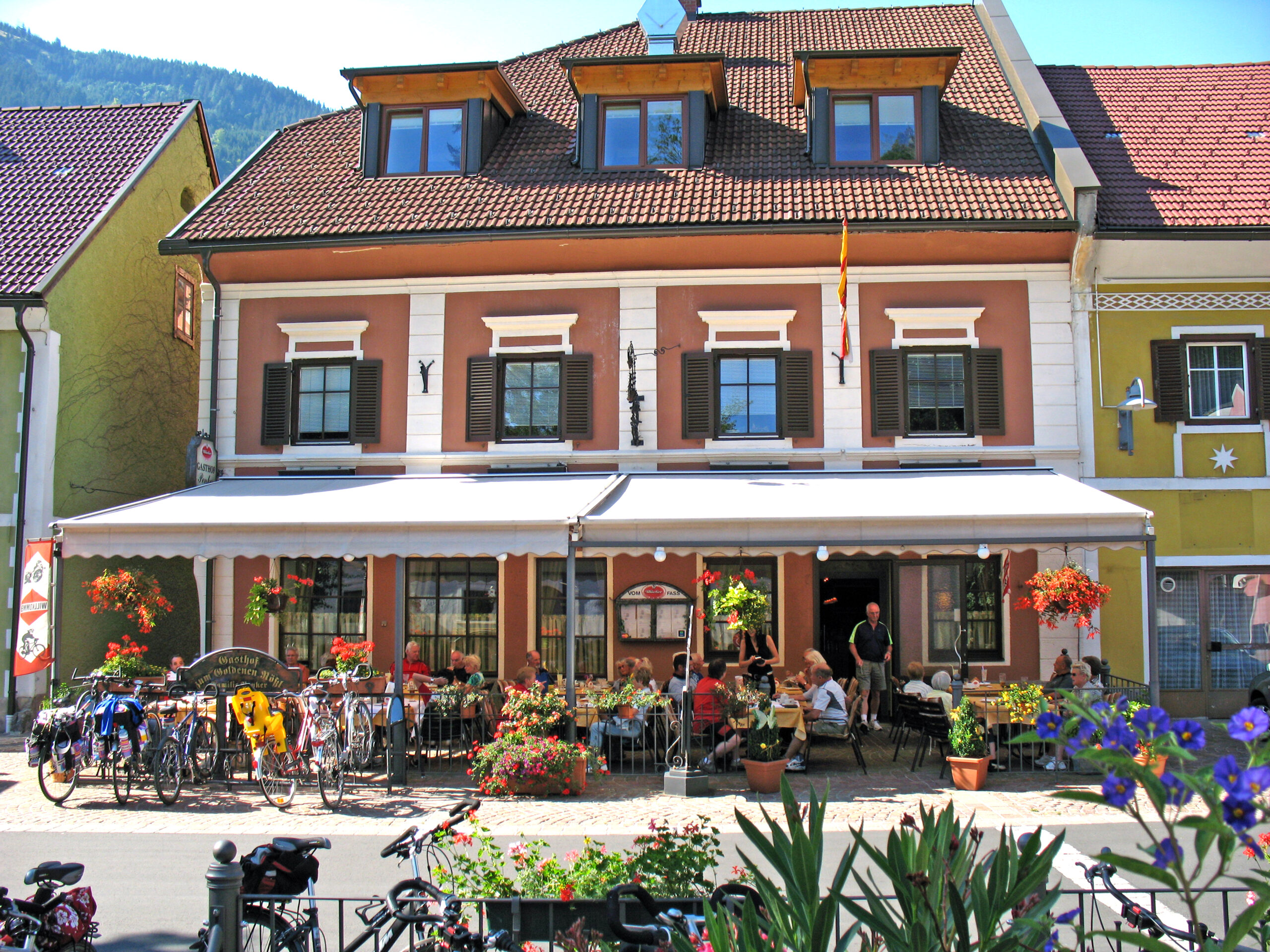 Der idyllische Gasthof in Sachsenburg (c) goldenes Rössl