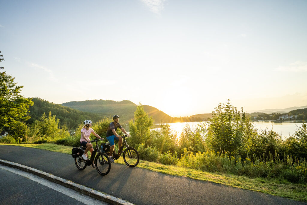 Kolesarjenje po Klopinjskem jezeru (c) Turistična regija Klopinjsko jezero Južna Koroška Lavanttal