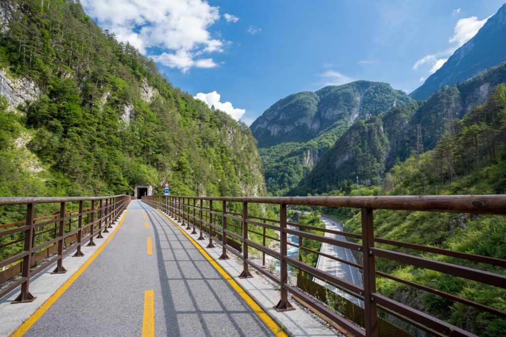 Ehemalige Bahnstrasse Alpe Adria Radweg